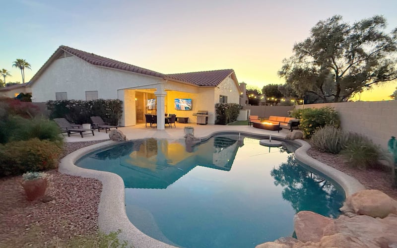 Chandler Home with Putting Green — putting green